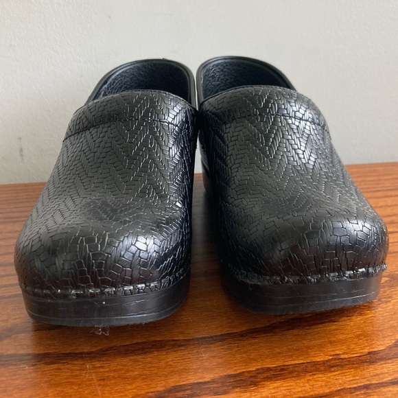 Dansko Shoes - Dansko Black Nursing Clogs 7.5/8